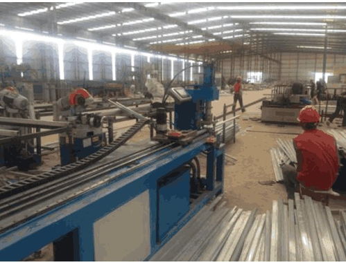 其實很多工廠老板不是在做產品, 而是在玩命